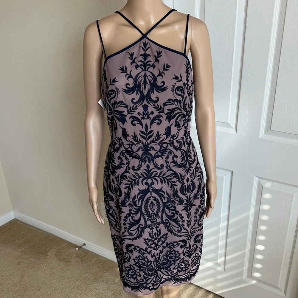 New with tag on BCBGMaxAzria Lilac Mauve Patterned Dress. - Picture 3 of 16